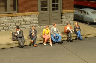 Bachmann Seated Platform Passengers. 6 Figures. HO Scale