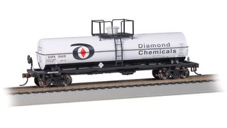 Bachmann Diamond Chemicals #19419 HO Scale Chemical Tank Car