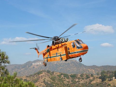 ICM 1:35 Sikorsky S-64E Skycrane and Pod