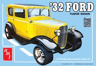 AMT 1:25 1932 Ford Tudor Sedan Street Rod