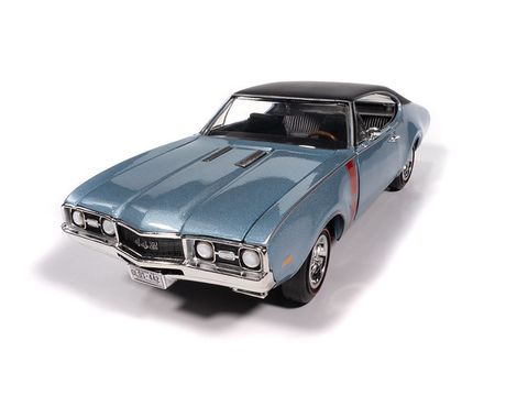 Autoworld 1:18 1968 Olds Holiday Coupe 442 (Hemmings)