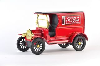 Motorcity Classic 1:24 1917 Ford Model TCargo Van
