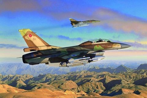 Hobbyboss 1:72 F-16B Fighting Falcon