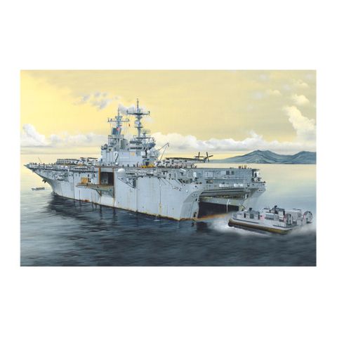 Hobbyboss 1:700 Uss Essex Lhd-2