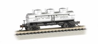 Bachmann Carbide & Carbon Chemicals Co 3-Dome Tank Car. N Scale