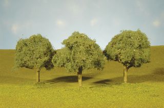 Bachmann 2¼"-2½" Oak Trees, 4/pack. N Scale