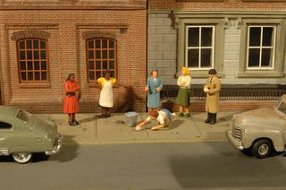 Bachmann Sidewalk People. 6 Figures. HOScale