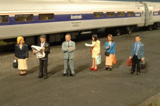 Bachmann Standing Platform Passengers, 6Figures. O Scale