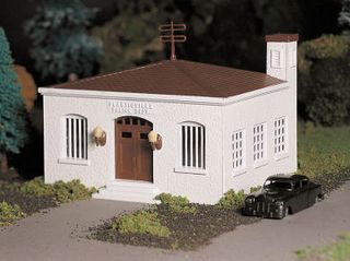 Bachmann Police Station w/Police Car, OScale