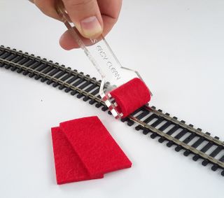 Bachmann Hand Held Track Cleaner, HO, N,On30 Scales