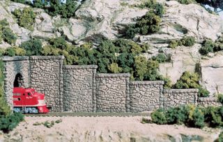 Woodland Scenics N Retain Wall Random Stone 6Ea