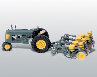 Woodland Scenics Seeder & Tractor(1938-1946) Sd *