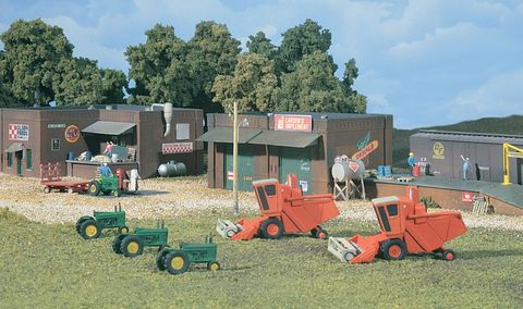 Woodland Scenics Olsen Feeds/Larsen'S Implement *