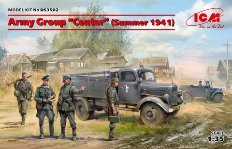 ICM 1:35 Army Group Center (1941) 4 German Drivers with 4 Infantry