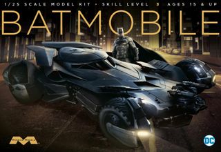 Moebius 1:25 Batman vs Superman Batmobile Dawn of Justice