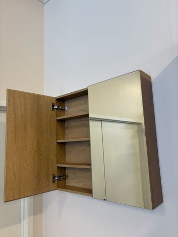 750 Pencil Edge Natural Oak Laminate Mirror Cabinet (720 Height)