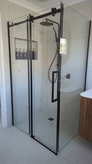 Gladstone Sliding Shower Screen Matte Black