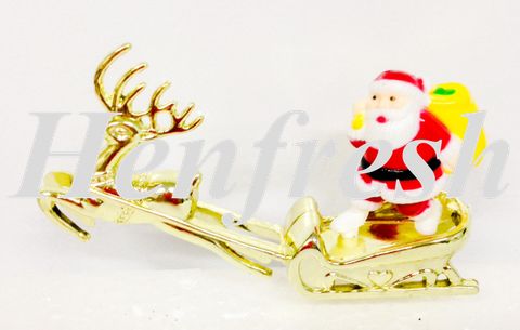 HD X2 Santa on Gold Sleigh with Deer (1)