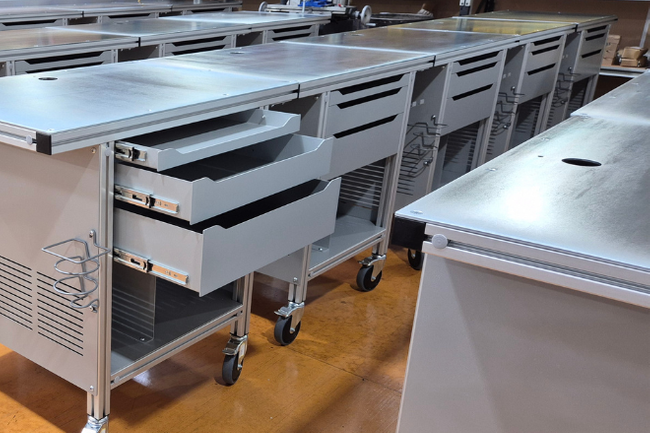 Industrial Workstations and Ergonomics: Boost Efficiency and Productivity in Automation Workflows