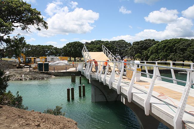 Wairau Stream Pedestrian Bridge