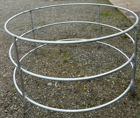 ROUND 25MM GALV PIPE BALE FEEDER