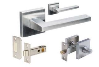 ZANDA 8129 MATRIX SQUARE LEVER SET W/LATCH + PRIVACY KIT SC