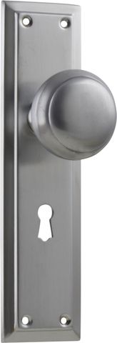 TRADCO DOOR KNOB RICHMOND LOCK PAIR SATIN CHROME
