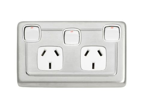 Tradco TRA5877 Socket Flat Plate Rocker Double Switch White SC