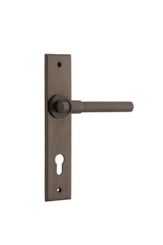 Iver Helsinki Lever Chamfered Euro Plate Furniture Kit