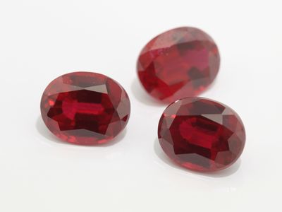 Hydrothermal Ruby 10x8mm Oval (S)