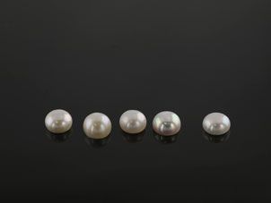 Freshwater Half Seed Pearls 3-3.25mm (C)