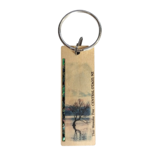 HOOP-PINE/PAUA STRIP KEYRING - THAT WANAKA TREE