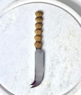 **NEW** Shell Cheese Knife, gold