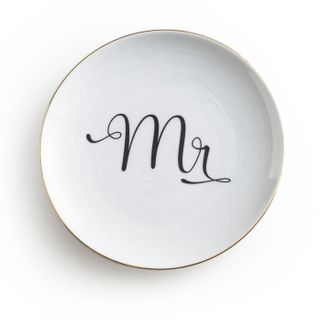 Love is in the Air, Plate, Mr