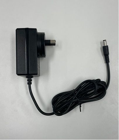 AC ADAPTOR - Switching 15V/400mA