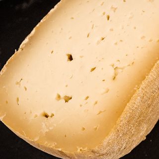 Pyrenees Bethmale Chevre 3.7kg