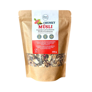 CLEAN EATING MUESLI LINGONBERRY & CARDAMOM 250G