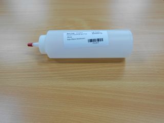 POLISH SQUEEZE BOTTLE