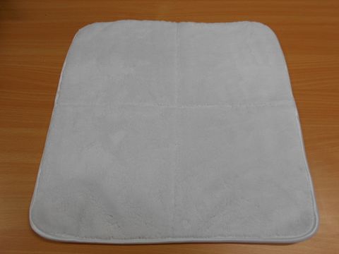 WHITE DRYING TOWEL. THICK 1000GSM 40X40CM WITH SILK EDGE