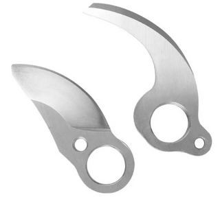 SET OF BLADES