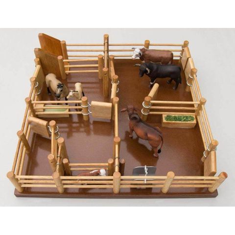 CY4 Wooden Cattle Yards - CATLLEYARD45