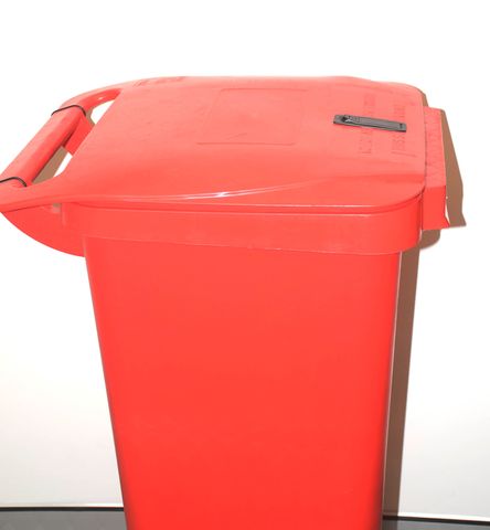 Sportsgoods Storagebin 120Ltr Red Lockin