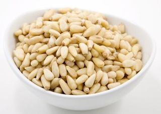 Pine Nut Kernels Medium "Trumps"