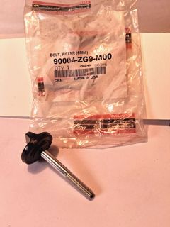 AIR CLEANER BOLT 6MM