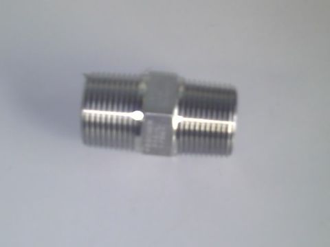 Npt/bsp Cross Over Nipple (3/4inch) S/s