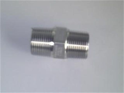 Npt/bsp Cross Over Nipple (3inch) S/s