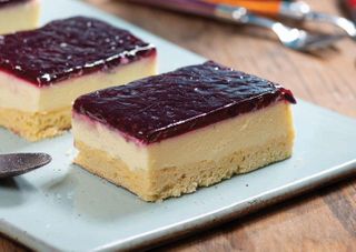 3.2kg PRIESTLEYS BOYSENBERRY CHEESECAKE