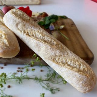 48x150gm AUSTRAL WHITE BAGUETTES