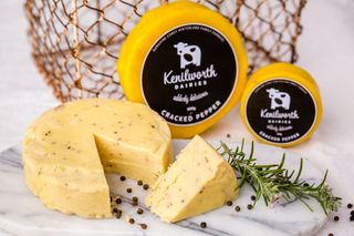 9x150gm KENILWORTH CRACKED PEPPER CHEESE