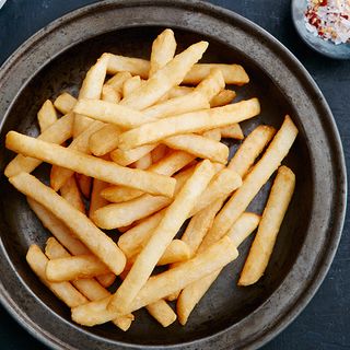 2kg McCAINS 10mm BEER BATTERED CHIPS